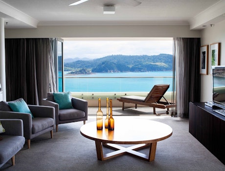 Interior of the Presidential Suite - Hotels Reef View Hamilton Island