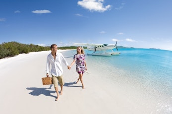 Discover Whitehaven Beach from the air with a seaplane tour from Hamilton Island 