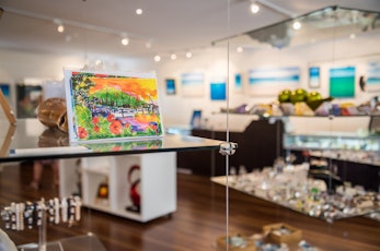 Take a relaxing tour of the art gallery - holiday deals Hamilton Island 