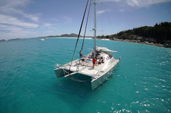 Cruise around the Great Barrier Reef on a catamaran - Hamilton Island 