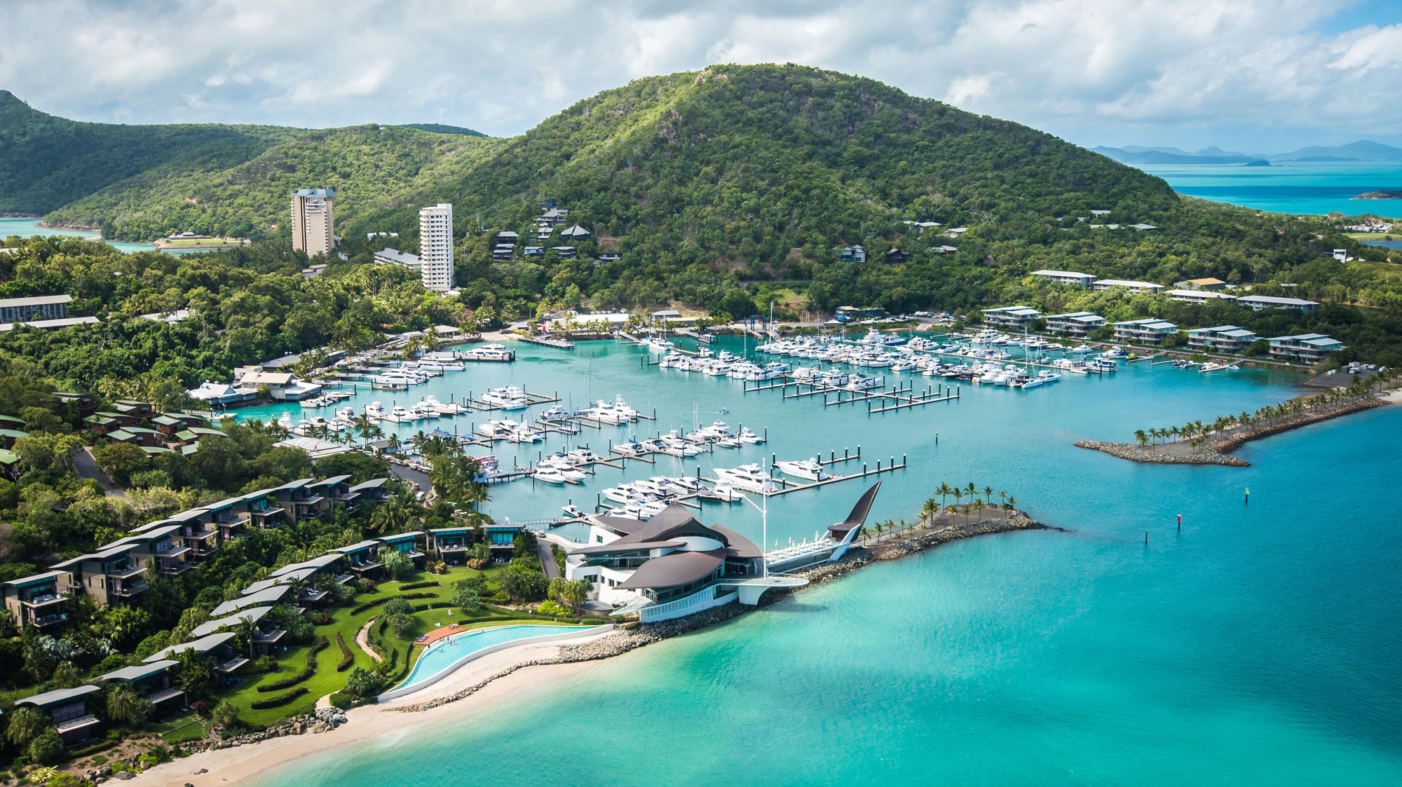 Hamilton Island holiday packages - see the Hamilton Island Marina 