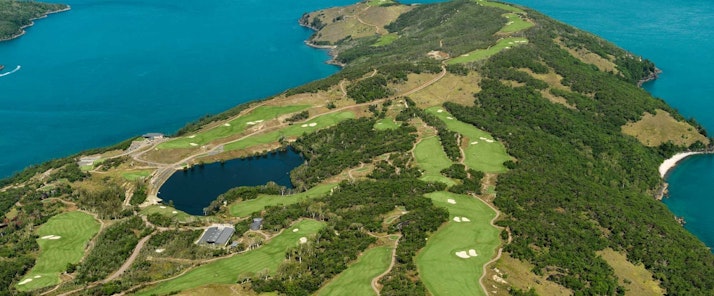 Enjoy some golf on Dent Island - Hamilton Island golf holidays  