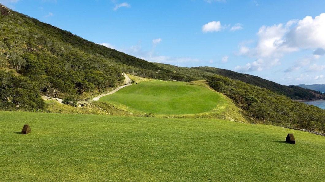 Golf Course Hole 17 Dent Island - Hamilton Island golf holidays 