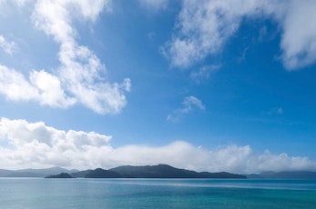 Discover Coral Bay during your trip to Hamilton Island - package holiday 